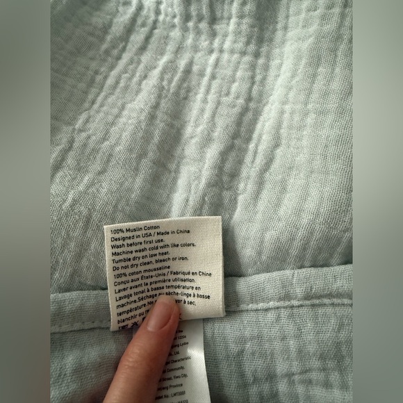 New - Light blue baby muslin swaddle blanket - Picture 5 of 5